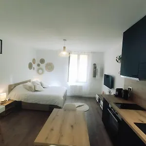 annecy-vieille-ville-superbe-appartement-au-calme.hotels-rhonealpes.com/